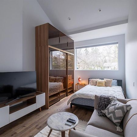 Queen Loft In Nature โตรอนโต ภายนอก รูปภาพ